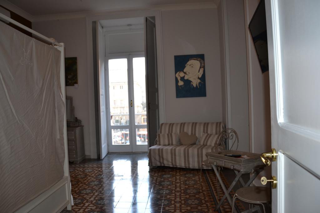 Napul'Art Bed & Breakfast Naples Bilik gambar