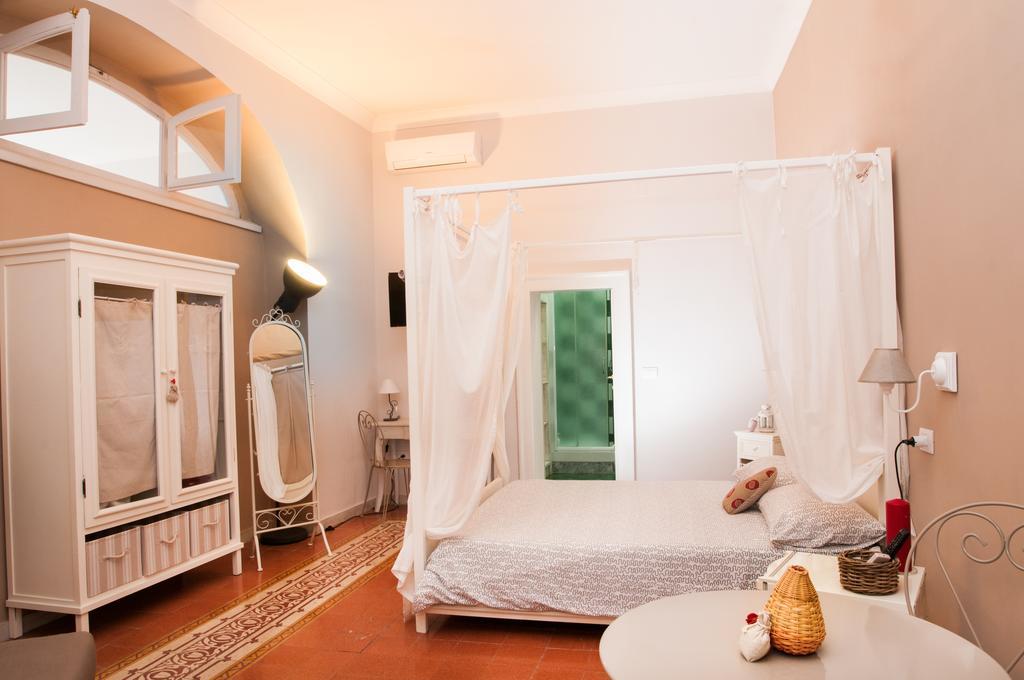 Napul'Art Bed & Breakfast Naples Bilik gambar